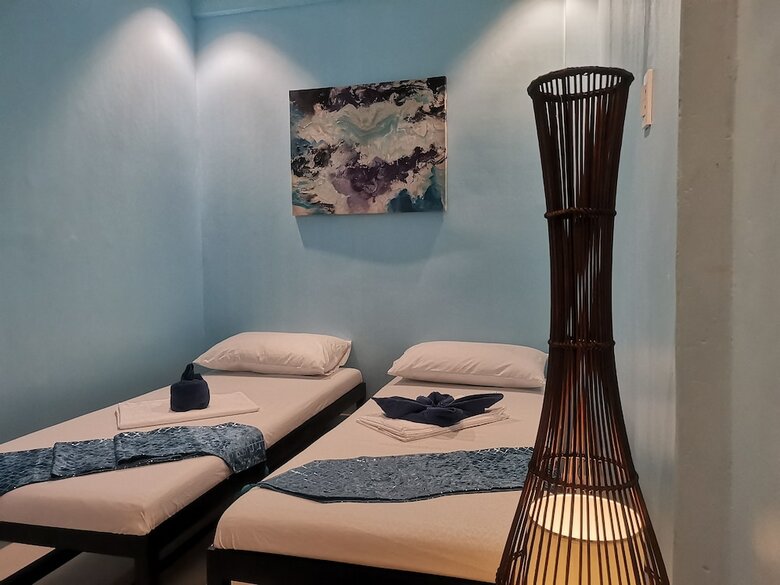 Hotel Mactan Cebu Waiting Lounge