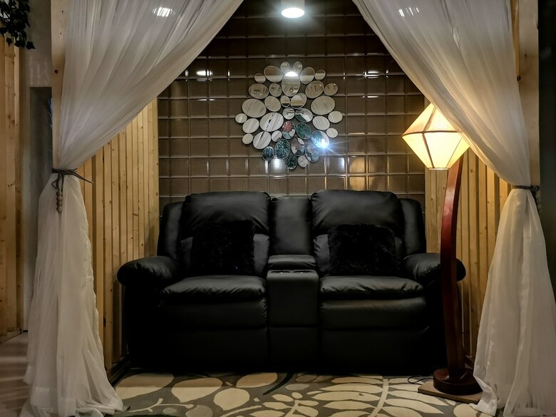 Hotel Mactan Cebu Waiting Lounge