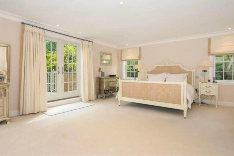 Modern Mansion Sunningdale