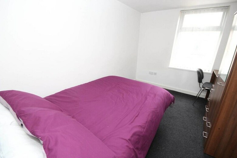 Residencia 6 Bed House, Liverpool