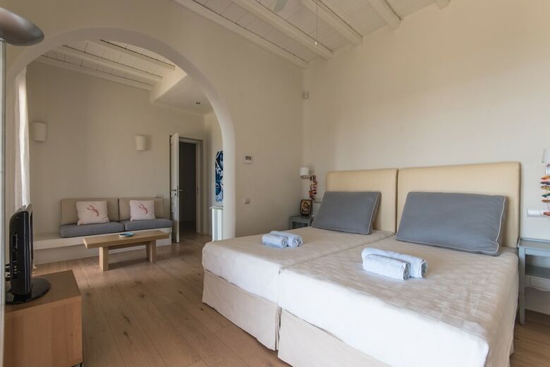 Hera Iconic Mykonian Villa