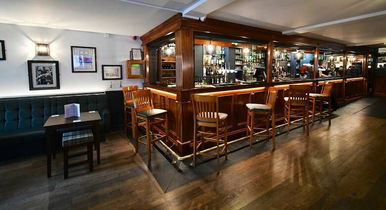 The Rose And Crown Hotel