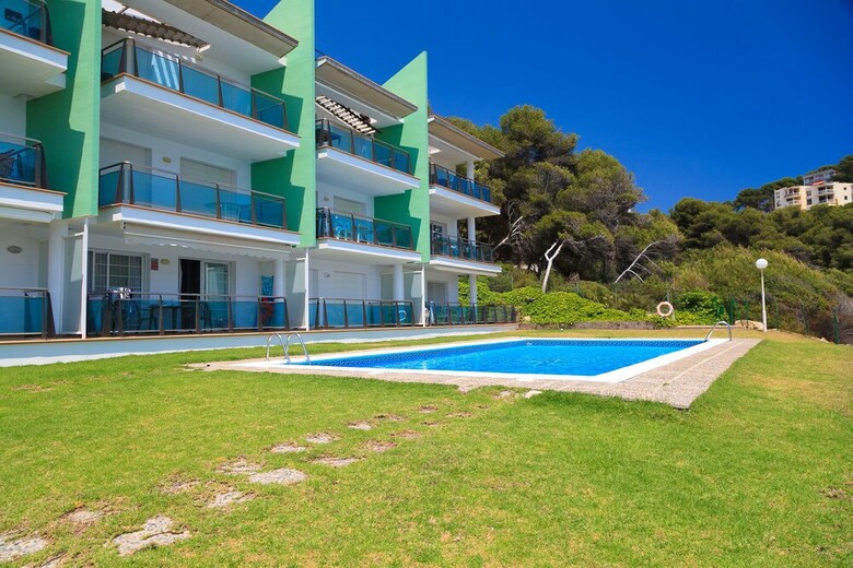 Apartamentos Uhc Arinsal Family Complex