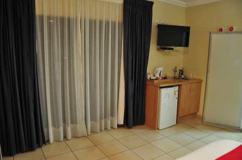 Hotel Woodpecker's Inn