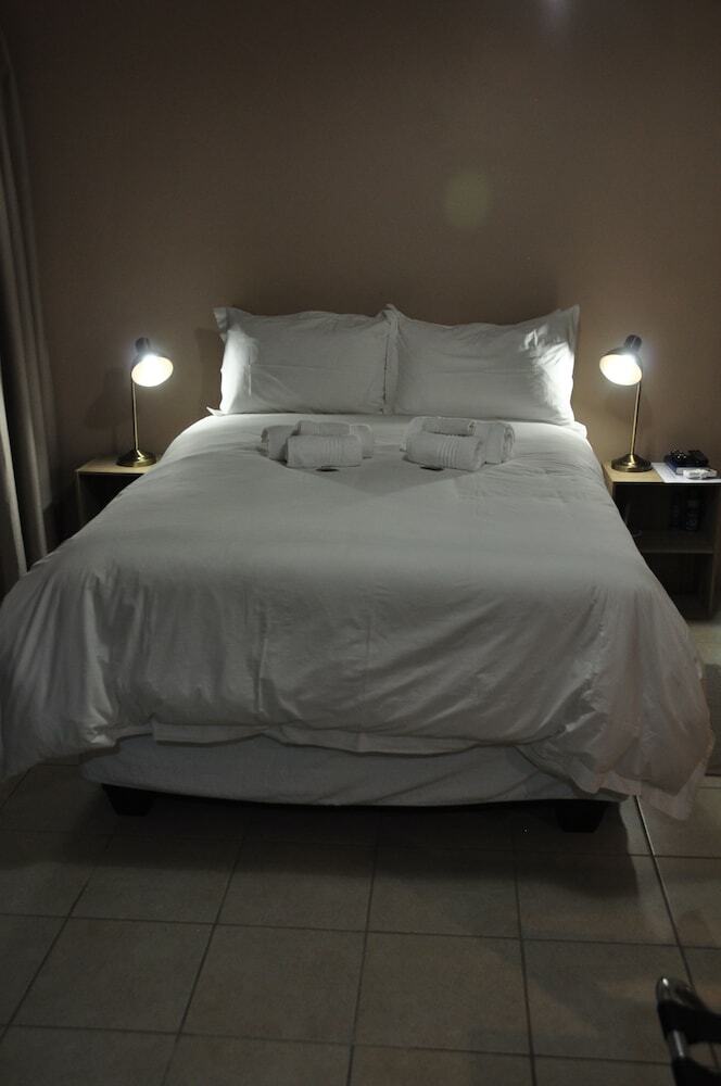 Hotel Woodpecker's Inn