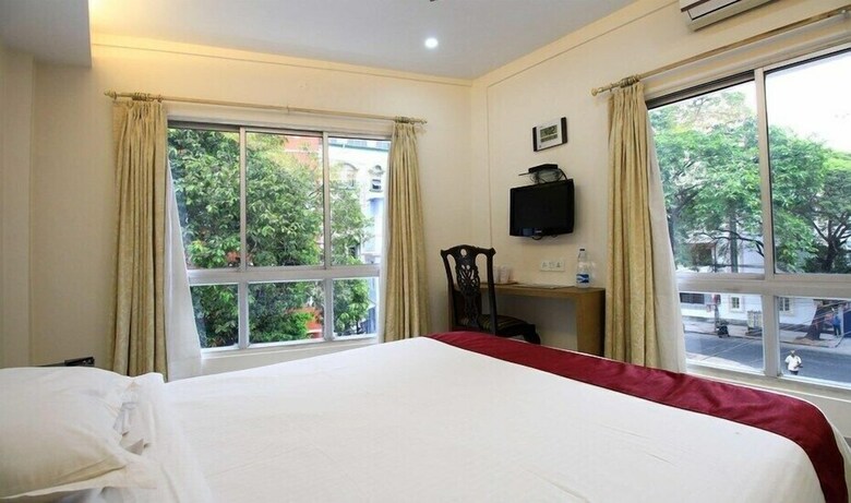 Hotel The Residency