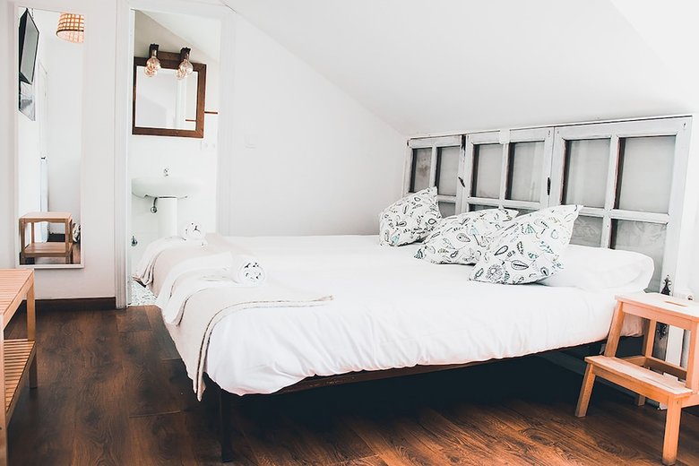 Bed & Breakfast Latas Surf Lodge