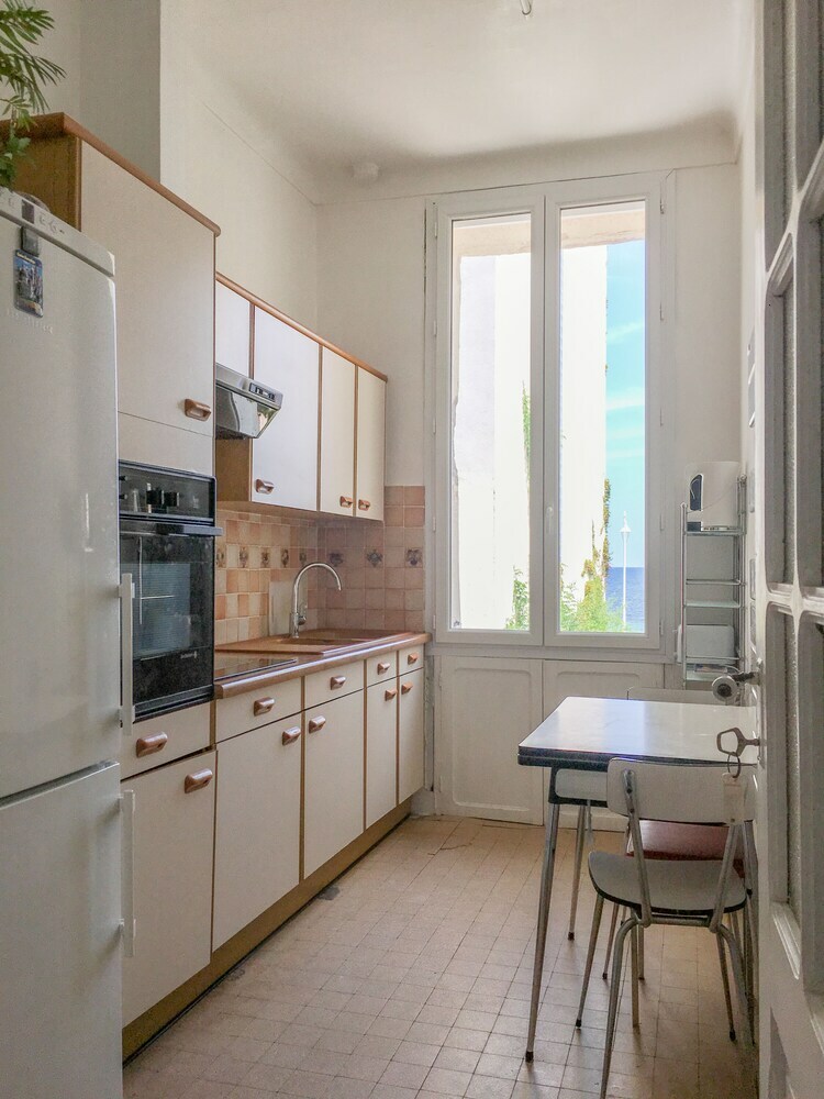 Authentic & Beautiful One Bedroom Apartment