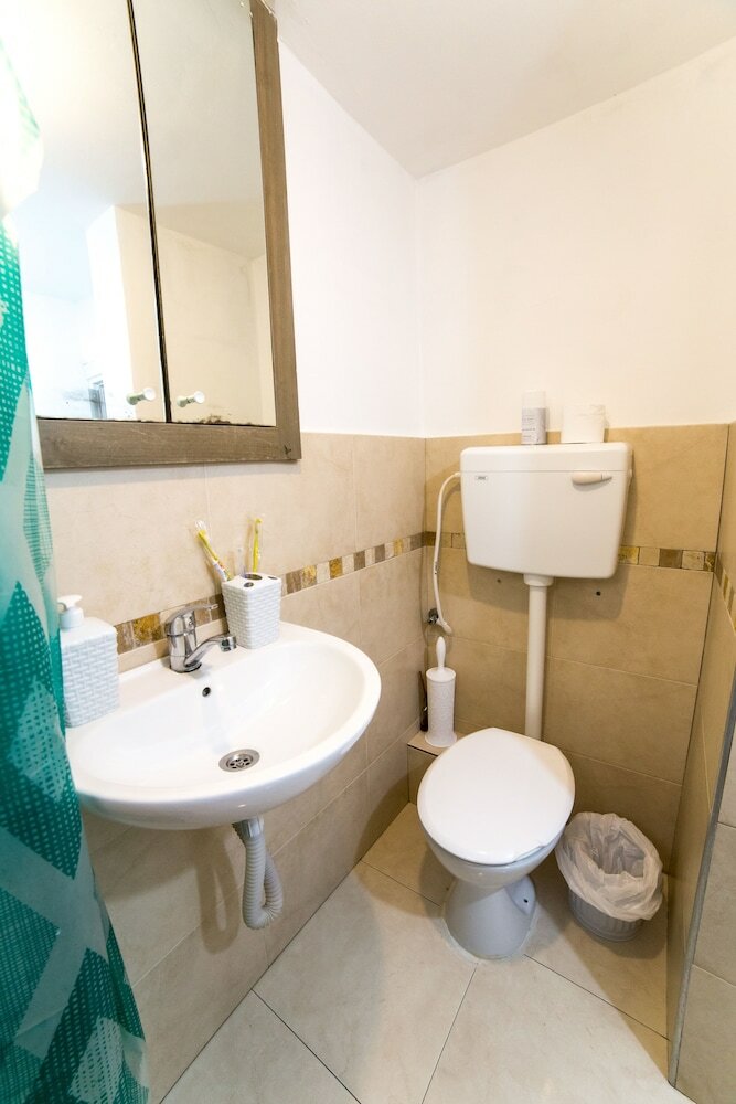 Luxury Halper R&a Apartment