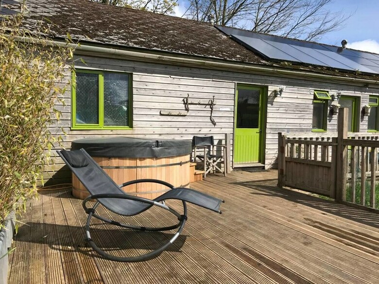 Cabana Cornish Yurt With Hot Tub