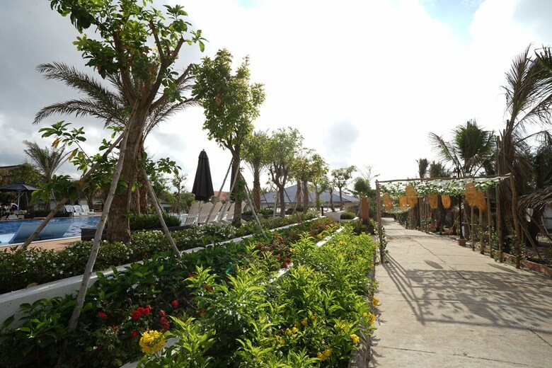 Hotel Honba Lagi Beach Resort