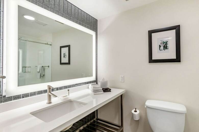 Cambria Hotel Downtown Phoenix Convention Center