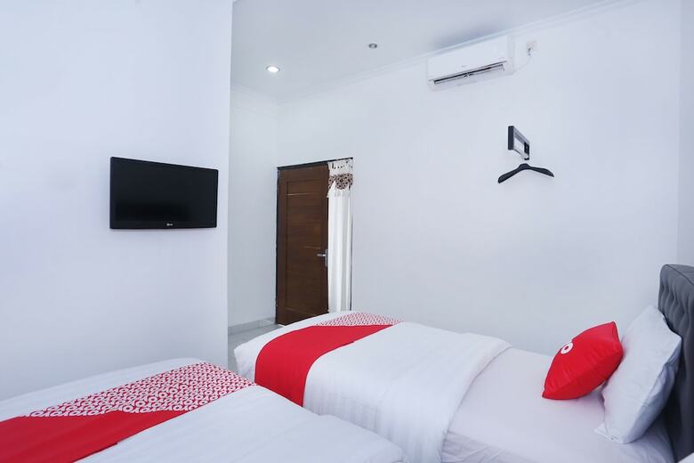 Hostal Oyo 426 Hotel Gading Resto