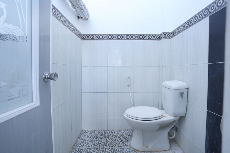 Hostal Oyo 426 Hotel Gading Resto