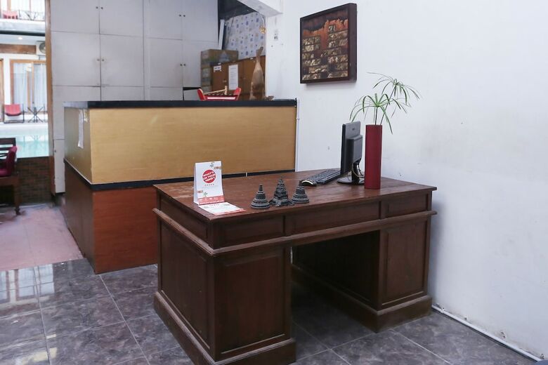 Hostal Oyo 426 Hotel Gading Resto