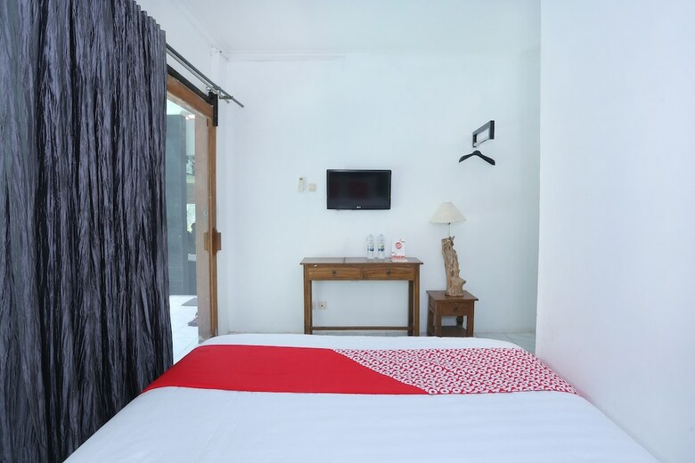 Hostal Oyo 426 Hotel Gading Resto
