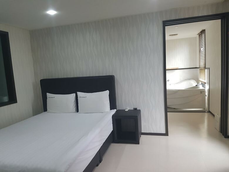 Hotel Rhangju