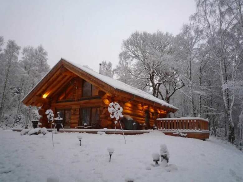 Caledonian Cabin + Hot Tub