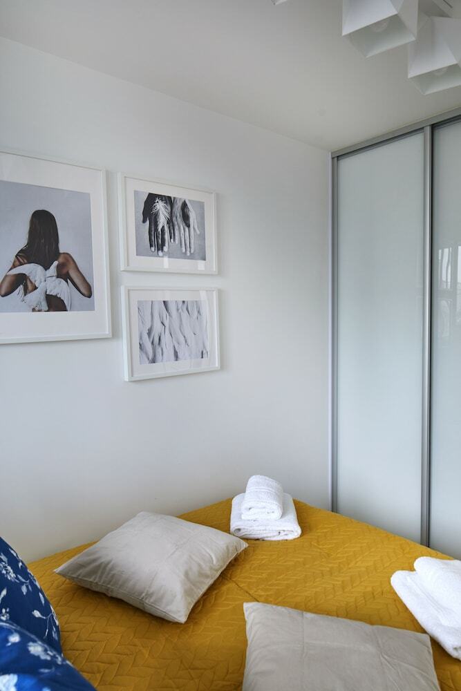 Srebrna Central Warsaw Apartment