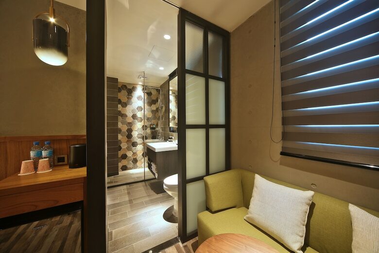Micro Hotel