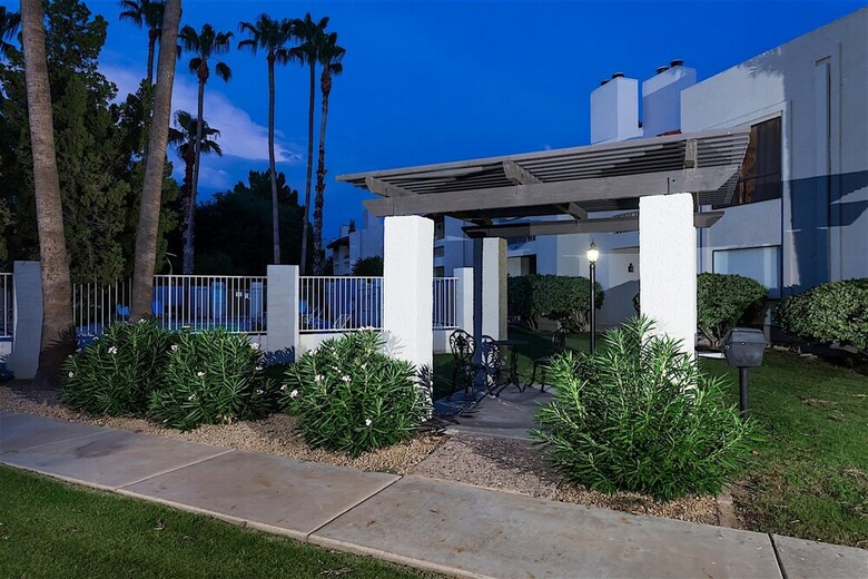 Royal Palm Condo 2 Br By Casago