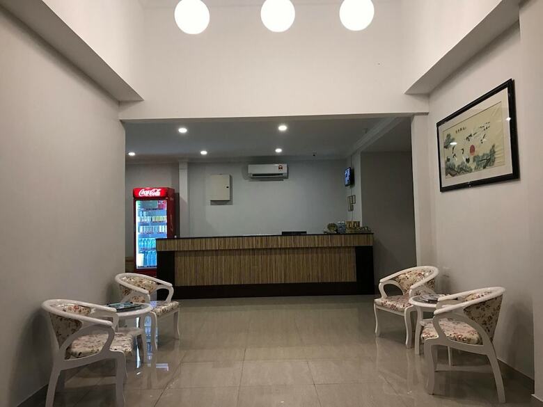 Summer Hotel