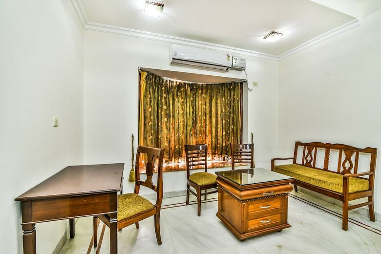 Fabhotel Homeport Residency