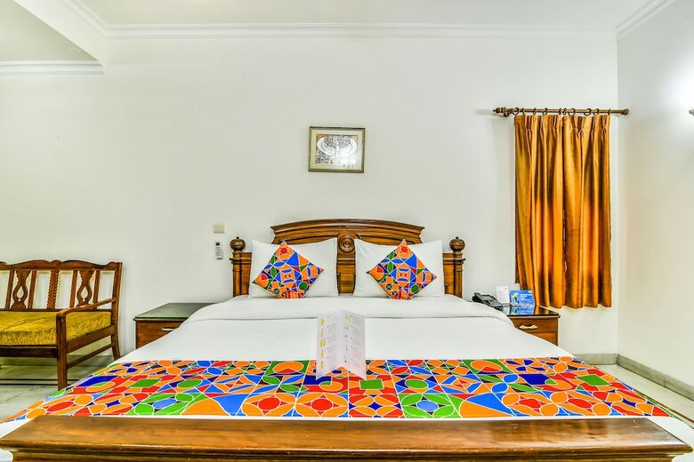 Fabhotel Homeport Residency