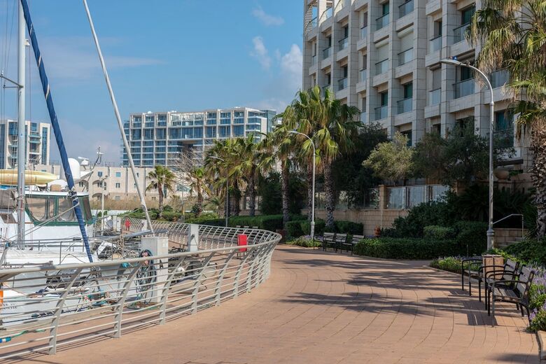 Herzliya Marina Lagoon Apartment