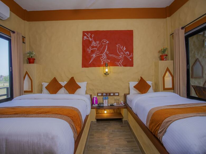 Oyo 325 Chitwan Botique Hotel
