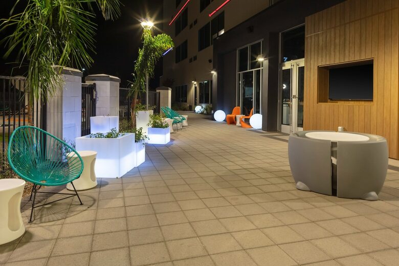 Hotel Aloft Glendale At Westgate