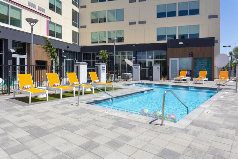 Hotel Aloft Glendale At Westgate