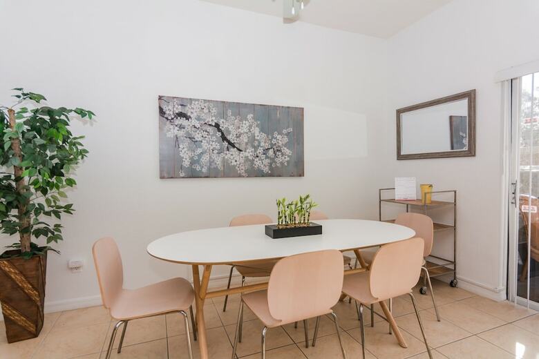 Trendy Townhome At Coral Cay Cc2316