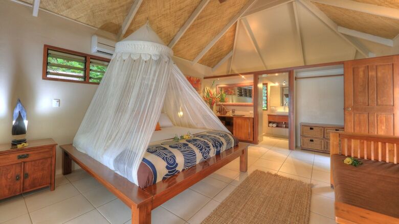 Hotel Erakor Island Resort & Spa