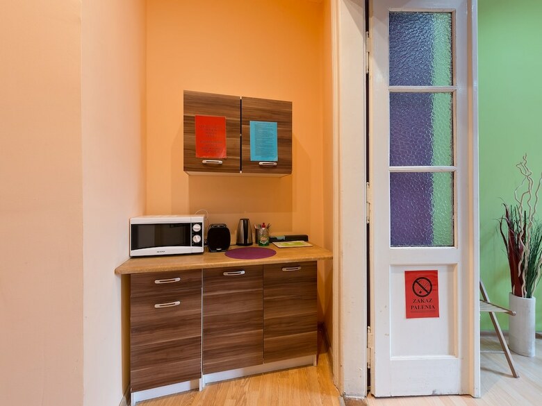 Hostal Hostel 70s And Queen Apartments