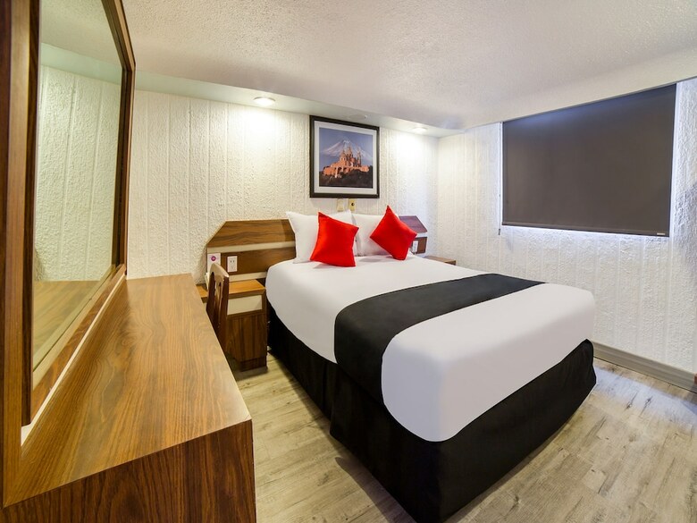 Hotel Capital O Marti