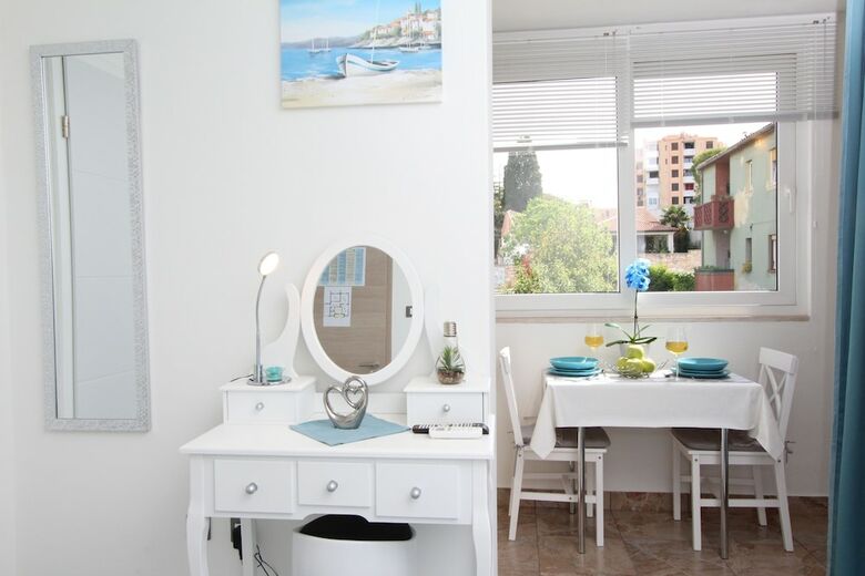 Apartamentos Studio Orhidea Blu