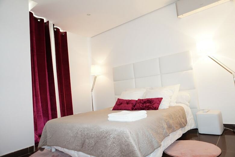 Apartamentos Sephir Blanc