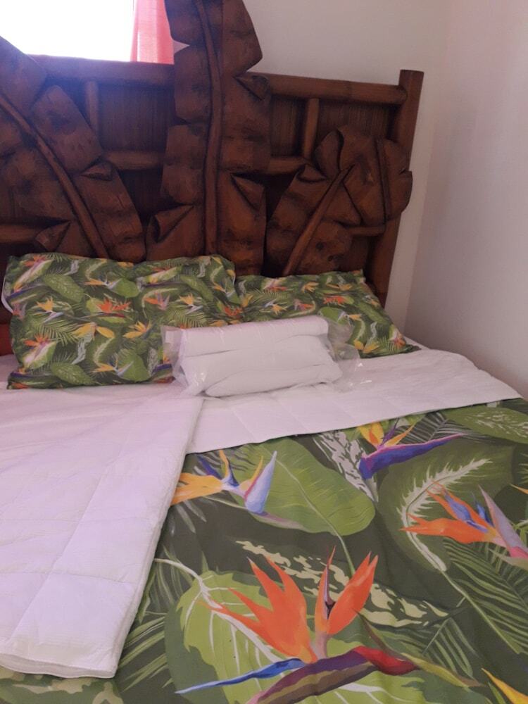 Hotel Cocoplum Rest N Hideaway 1
