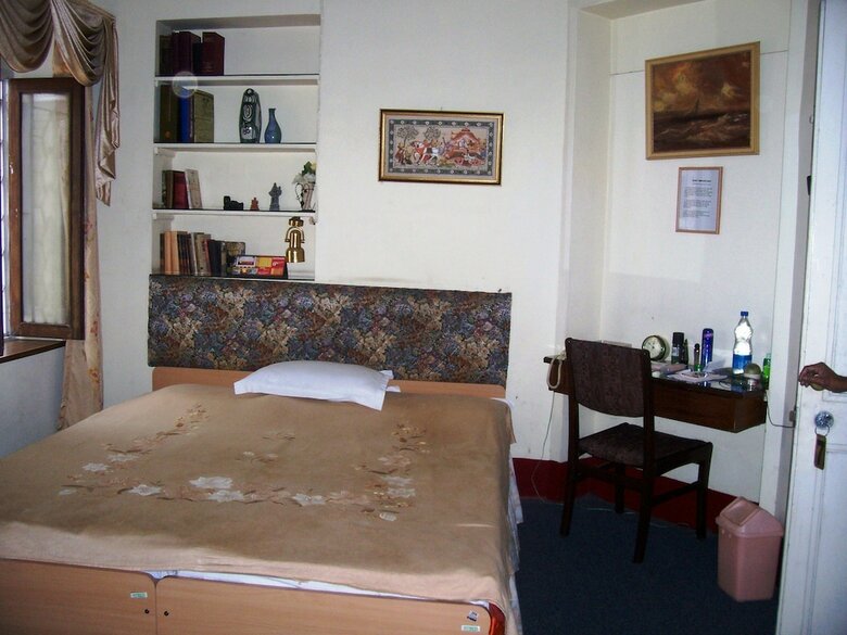 Hotel Blue Chip Guest House Kolkata