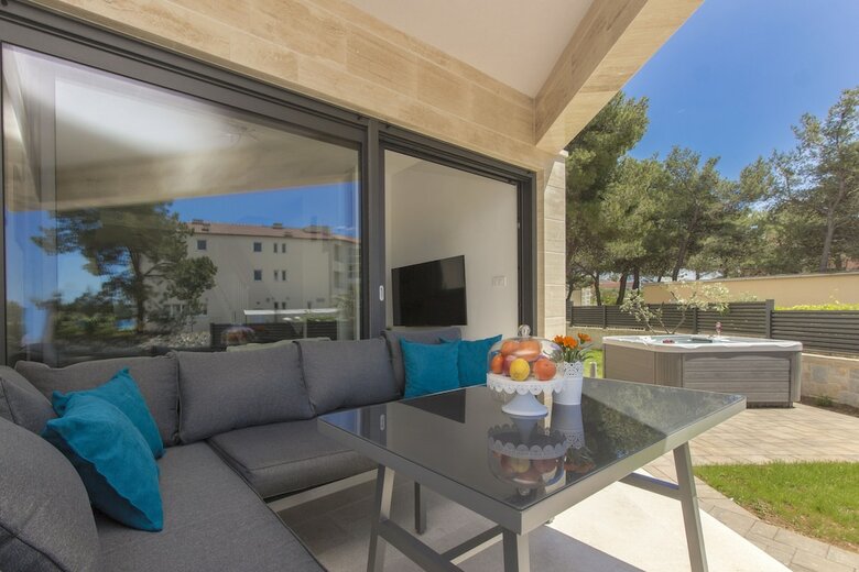 Villa Okit