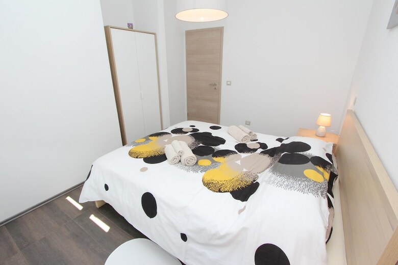 Apartments Vestar