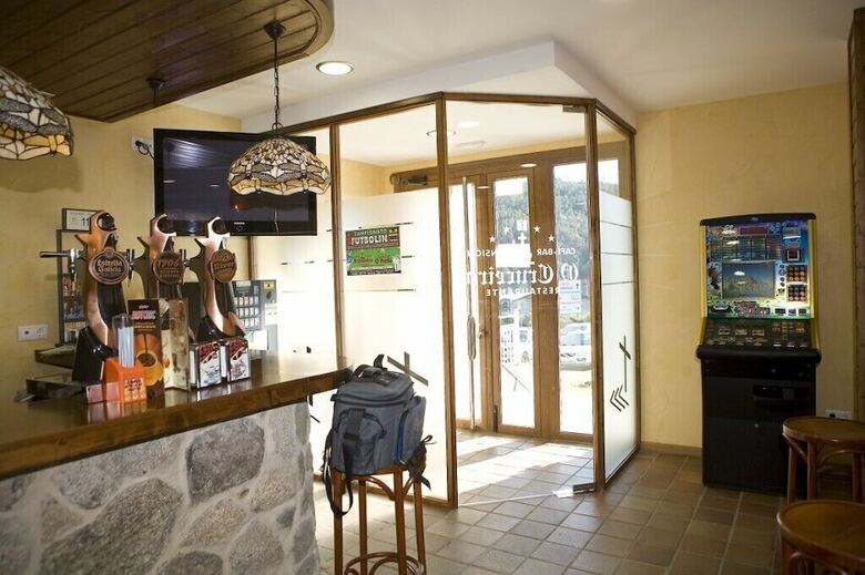 Hostal Albergue O Cruceiro Da Ulla