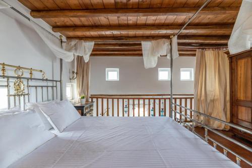 Carmelita Villa With Pool By Stylish Stays