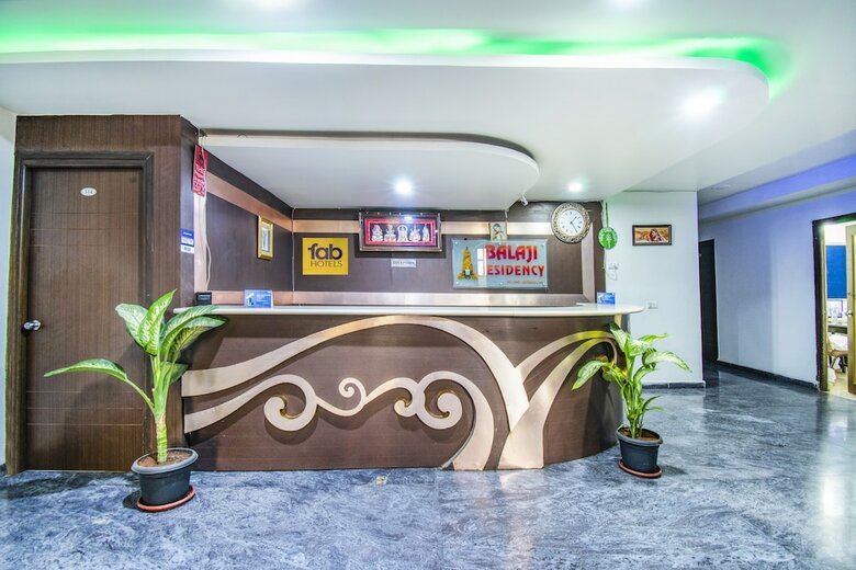 Fabhotel Pradha Grand