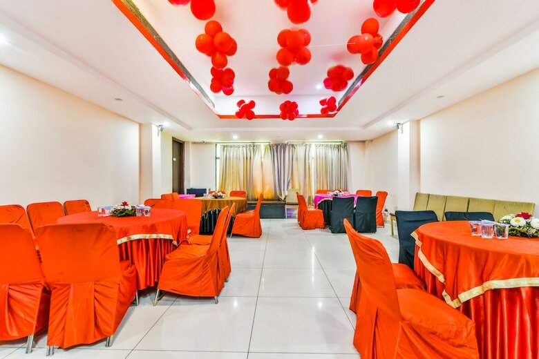 Fabhotel Garden Grill