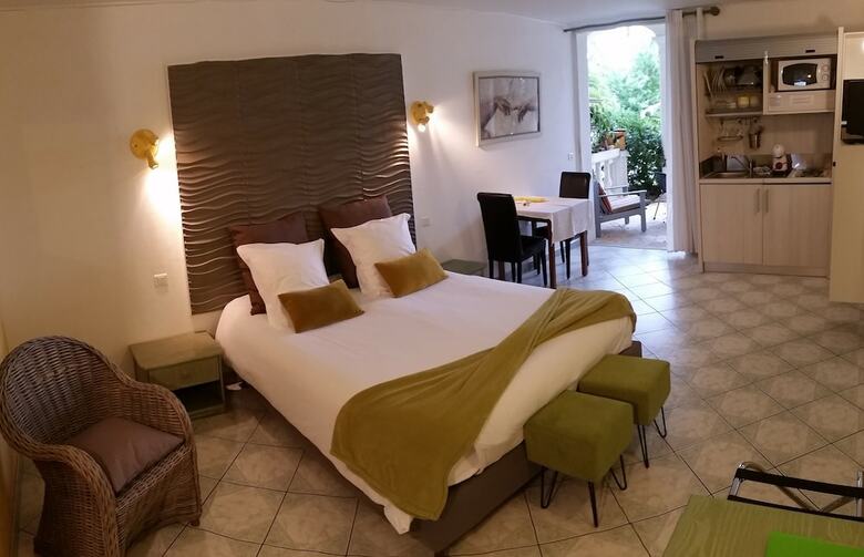 Hotel Chambre D'h�tes La Potini�re