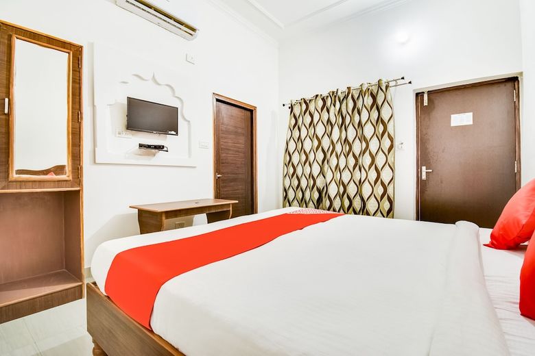 Hotel Oyo 23129 Chelsea Palace