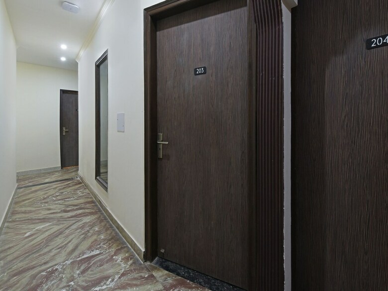 Hotel Silverkey Executive Stays 24038 B-56 Sector 22