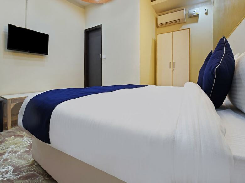 Hotel Silverkey Executive Stays 24038 B-56 Sector 22